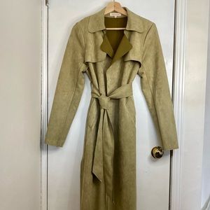 ❄️NWOT❄️ Trench Jacket With Belt by Solitaire